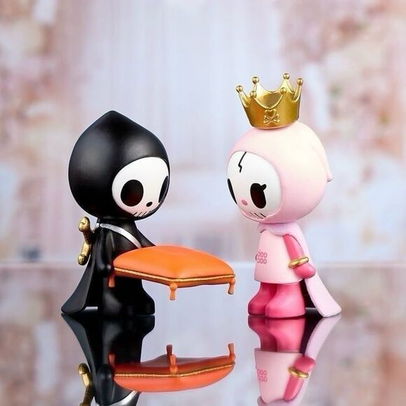 tokidoki Forever my Queen from ‘Til Death Do Us Part Adios & Ciao Ciao S… - Picture 2 of 3